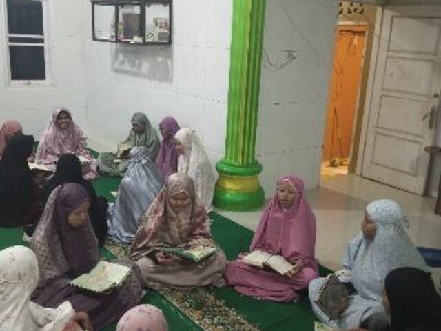 Halaqoh Tahfidz Santriwati